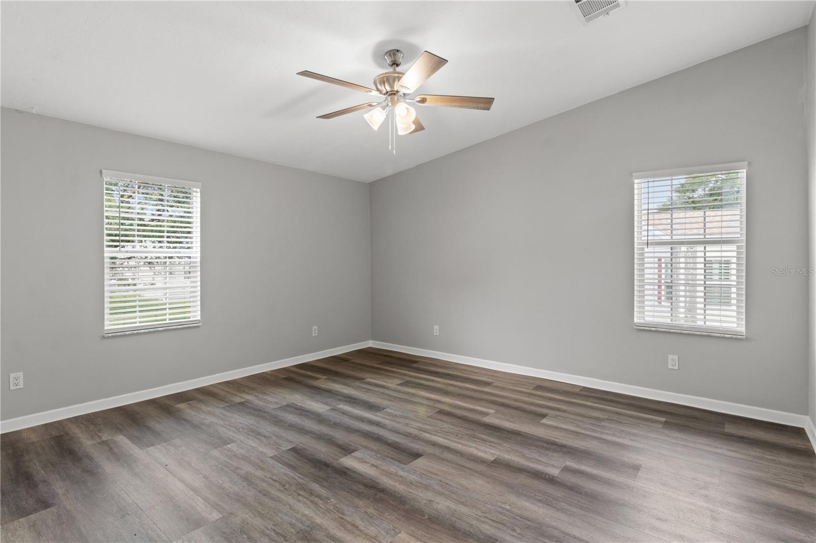 570 Sw 78th Ter Property Photo 13
