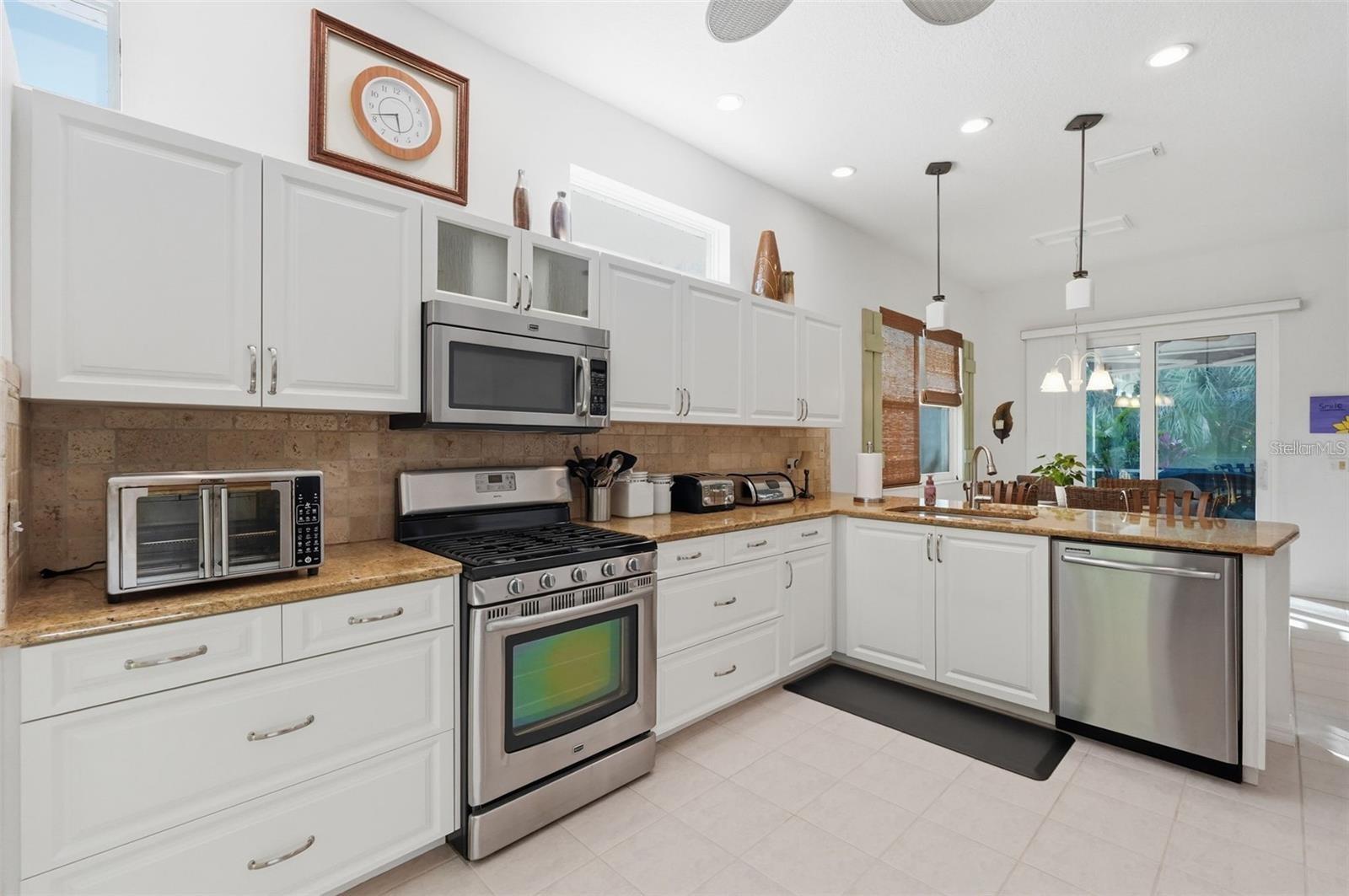 5127 Hanging Moss Ln Property Photo 15
