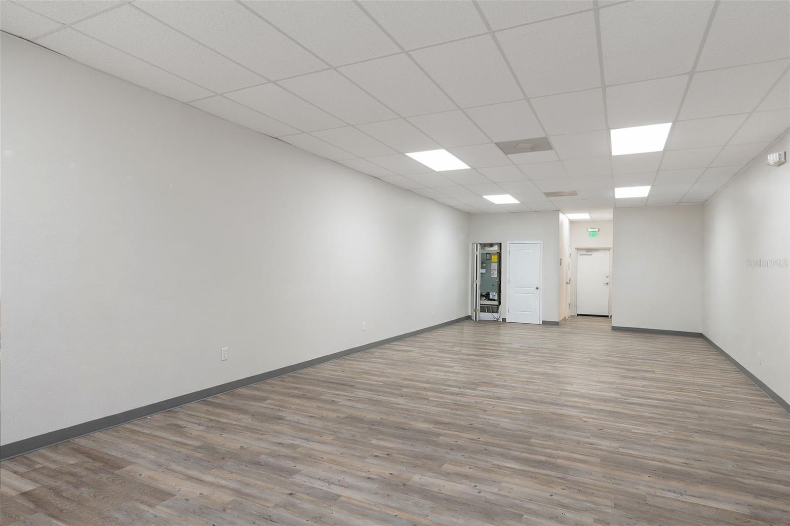 1298 E Norvell Bryant Hwy #d Property Photo 5
