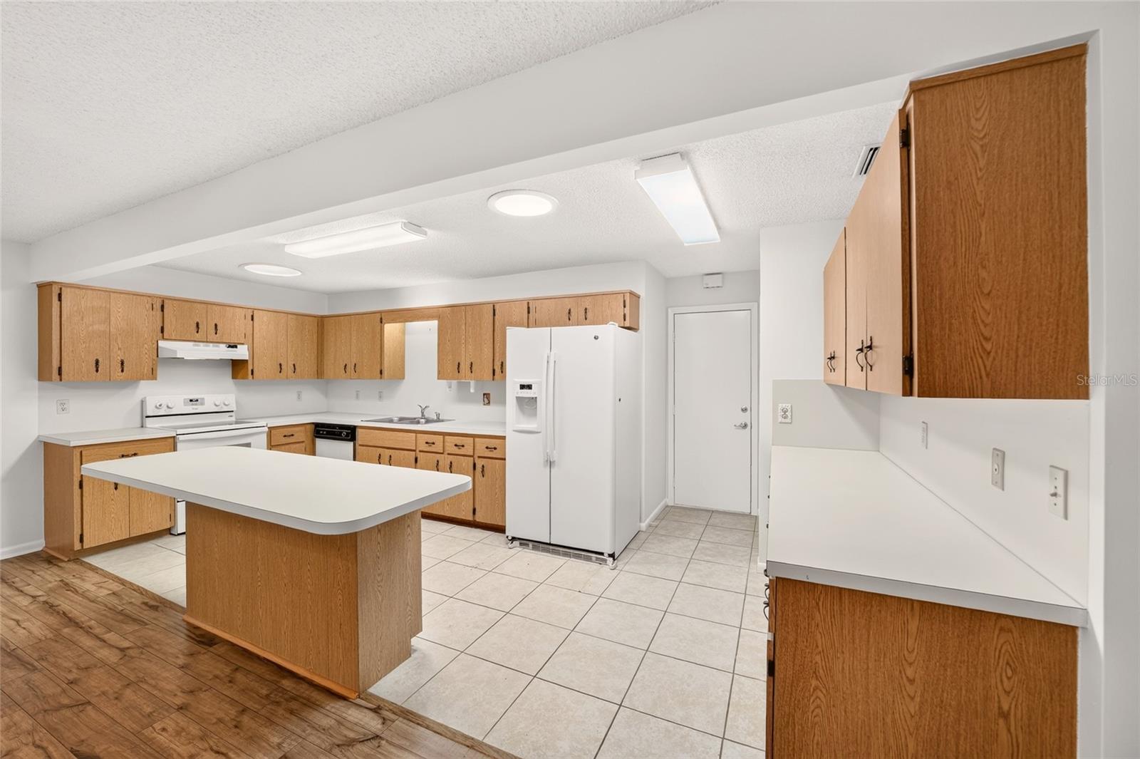 8540 Sw 90th Pl #a Property Photo 18