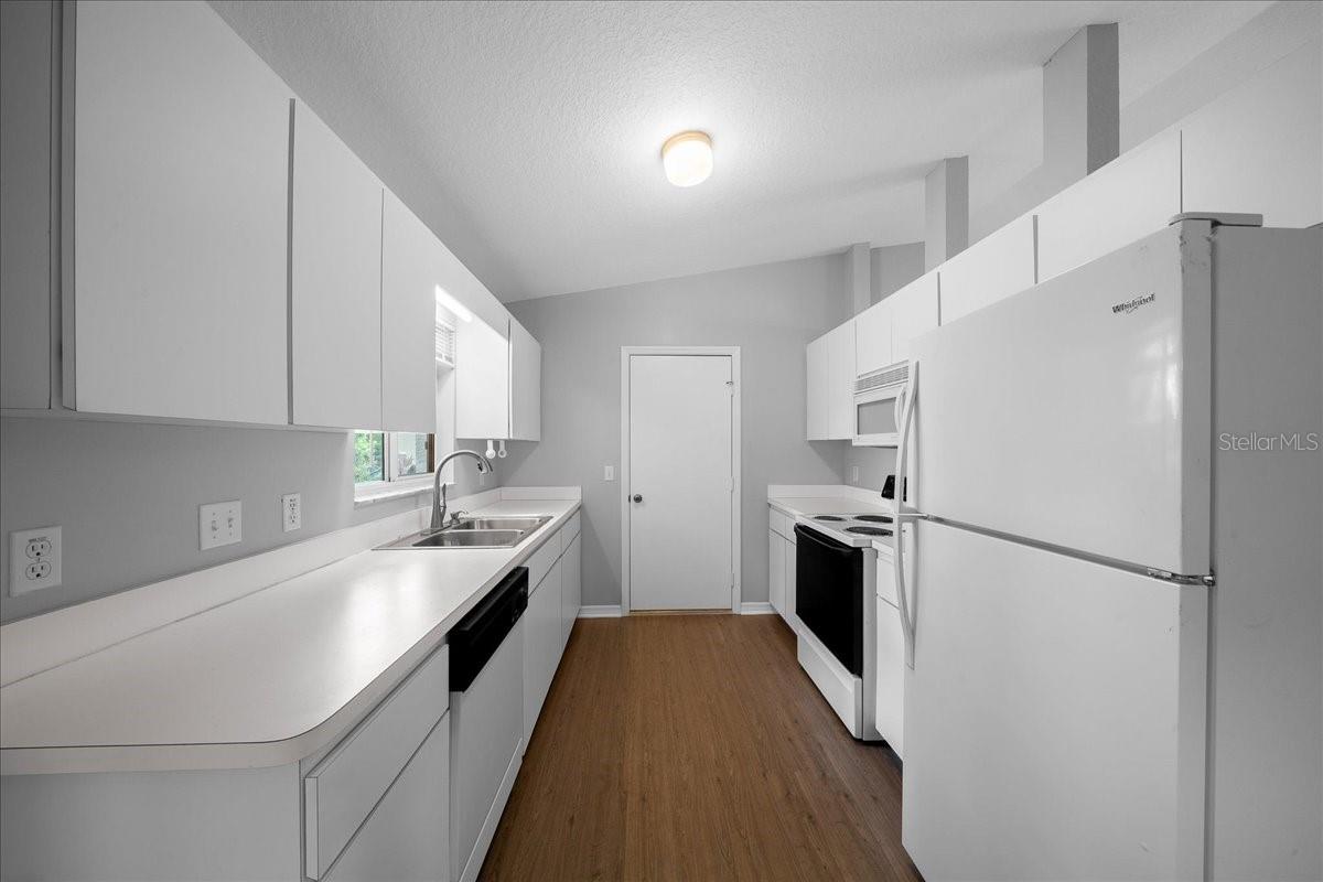 9912 Sw 61st Ct Property Photo 14