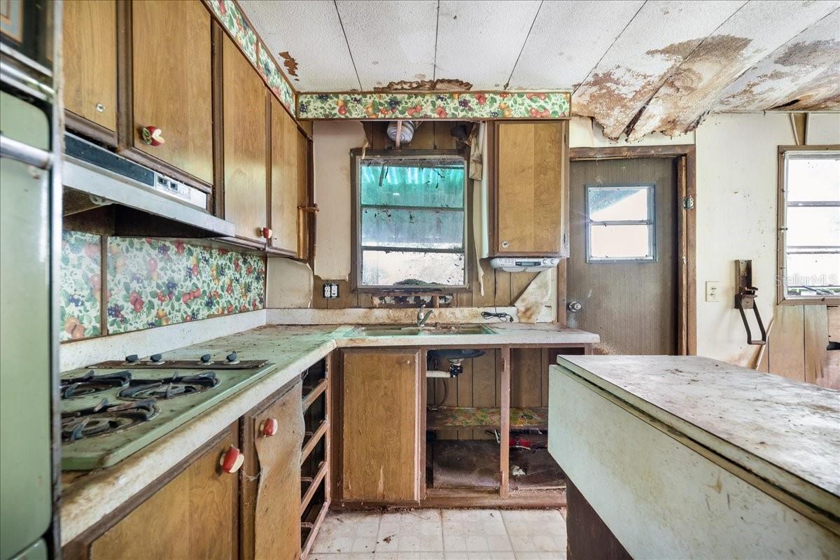 3250 197th Ct Property Photo 8