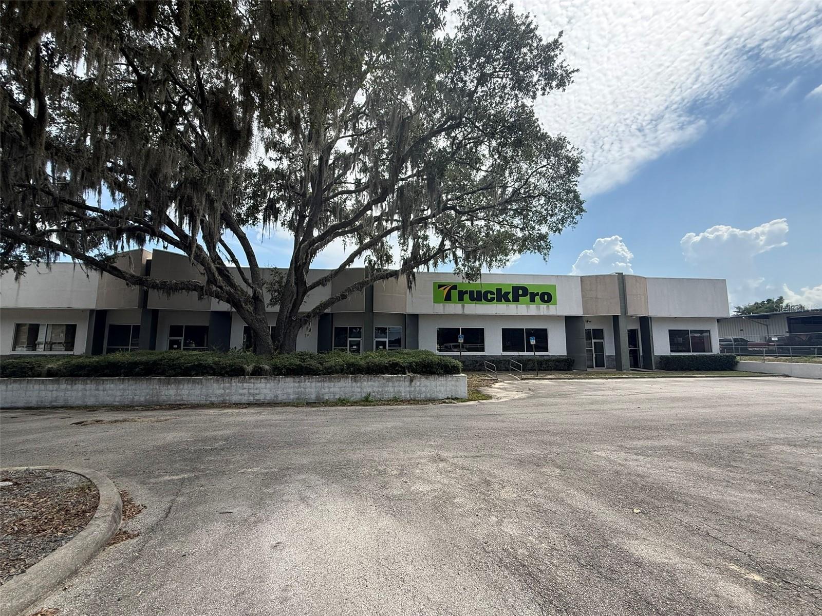 5042 W HIGHWAY 40 #101 Property Photo 1