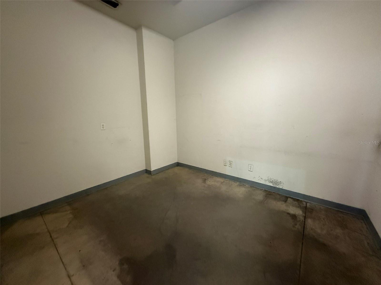 5042 W Highway 40 #101 Property Photo 10