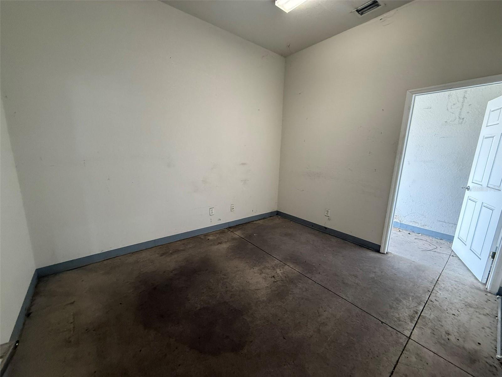 5042 W Highway 40 #101 Property Photo 12