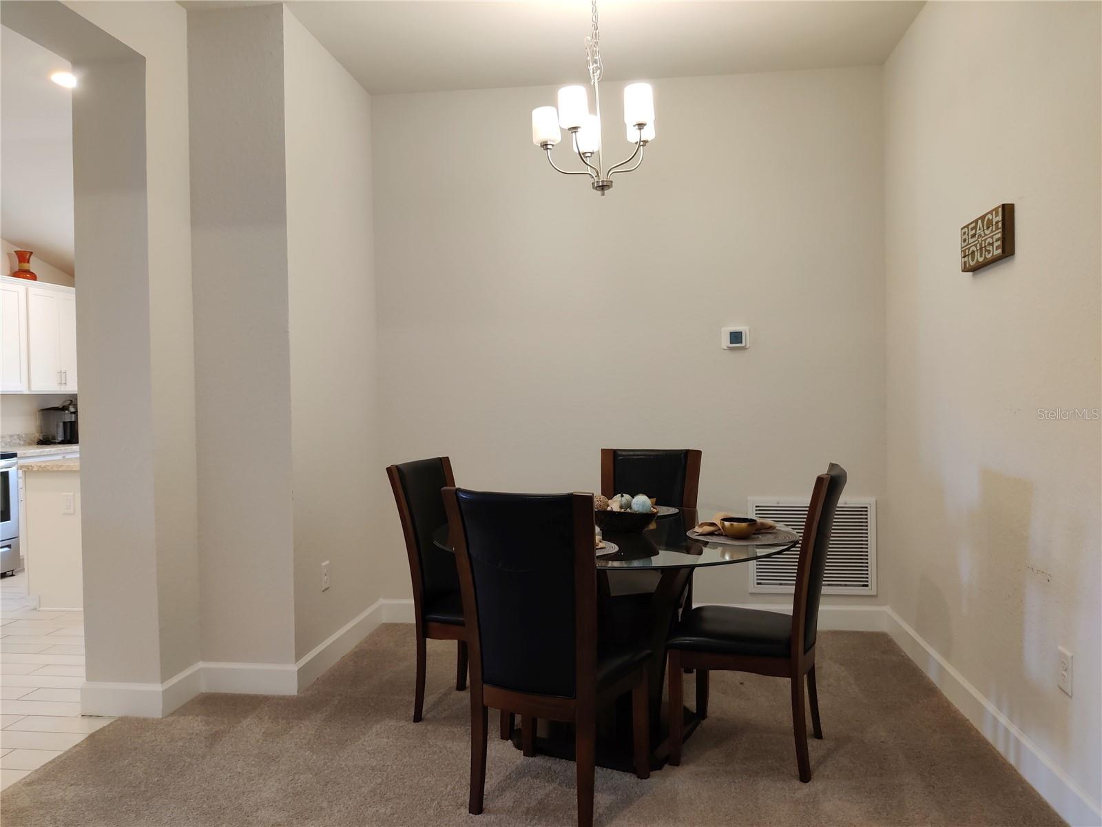 5568 Ocean Breeze Dr Property Photo 7