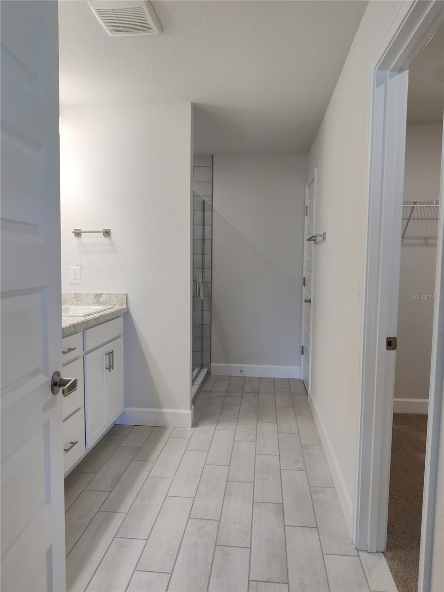 5568 Ocean Breeze Dr Property Photo 18