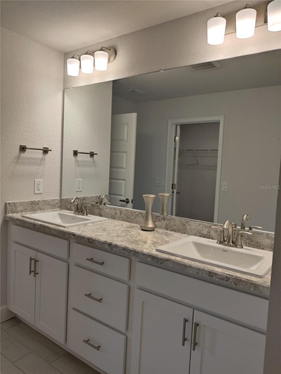 5568 Ocean Breeze Dr Property Photo 19