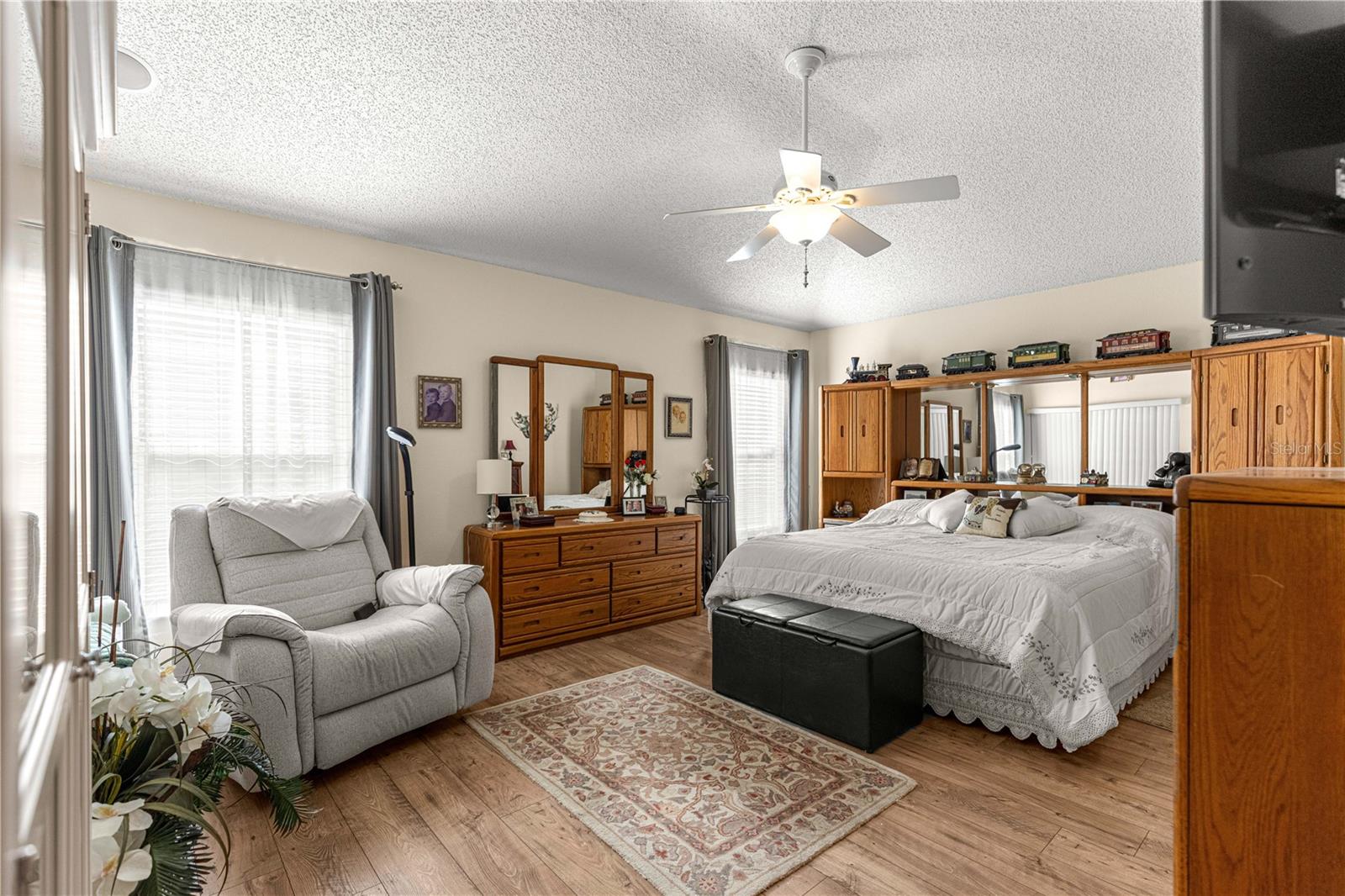 571 Troy Loop Property Photo 9