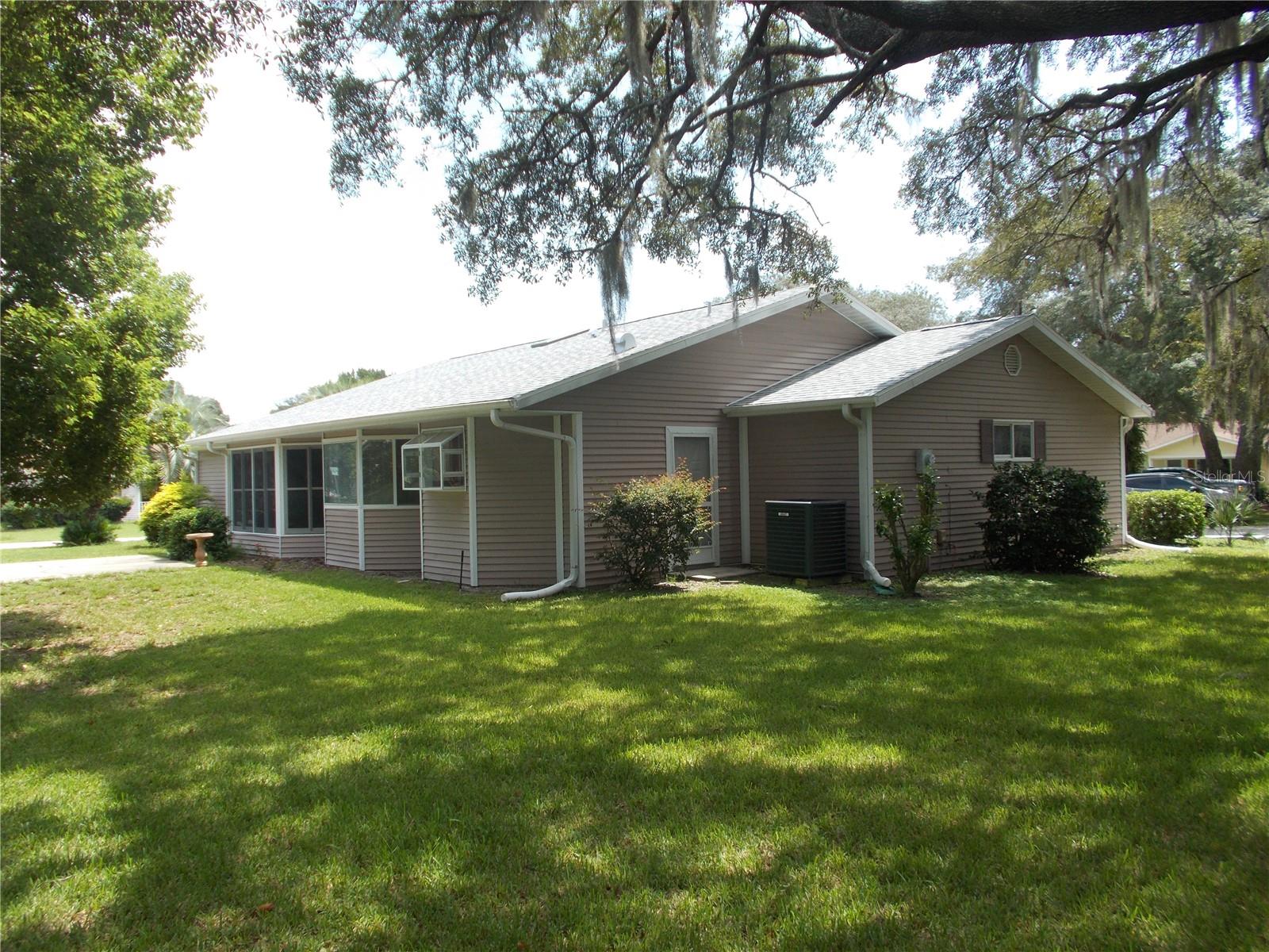 10918 Sw 82nd Ter Property Photo 5