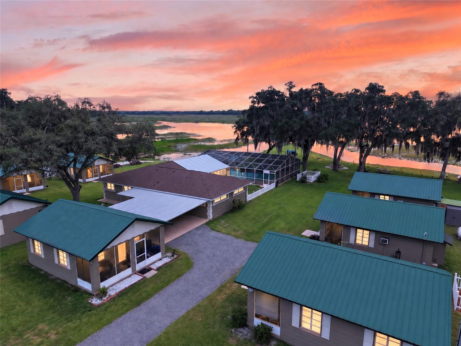 2489 N LAKEFRONT DR