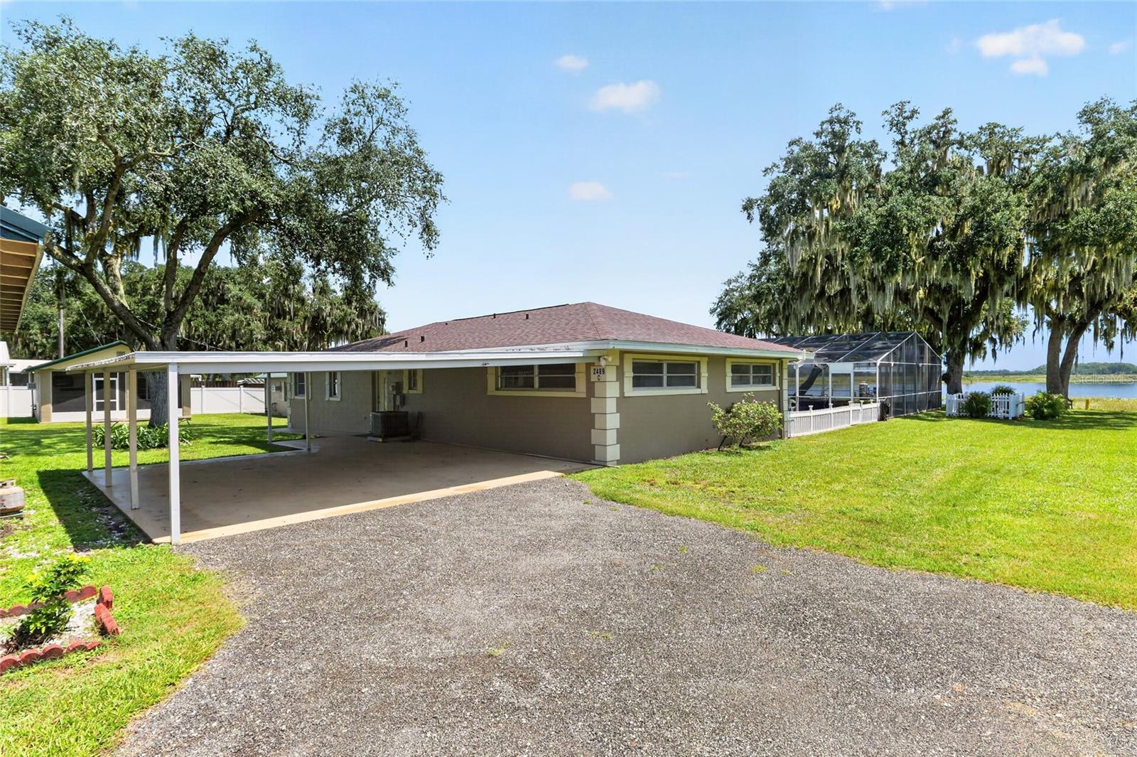 2489 N Lakefront Dr Property Photo 4