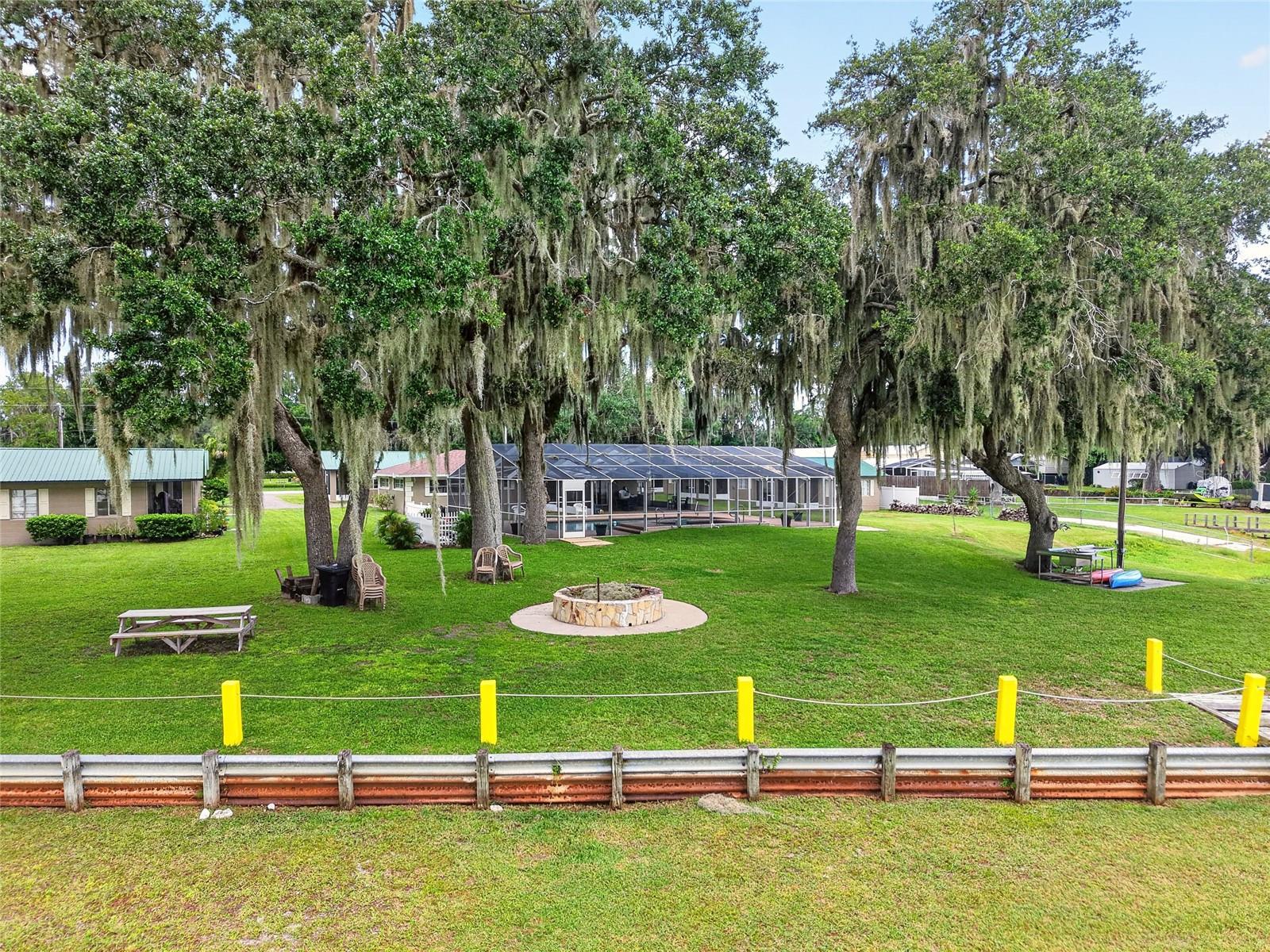 2489 N Lakefront Dr Property Photo 12