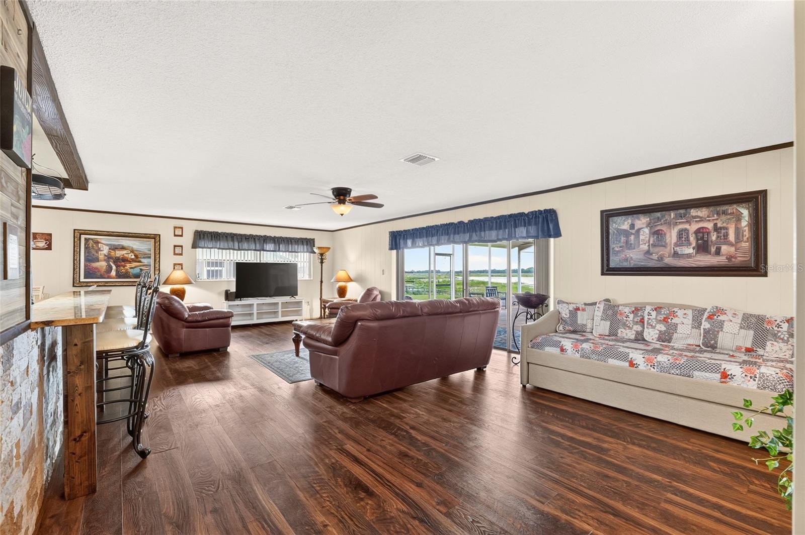 2489 N Lakefront Dr Property Photo 24