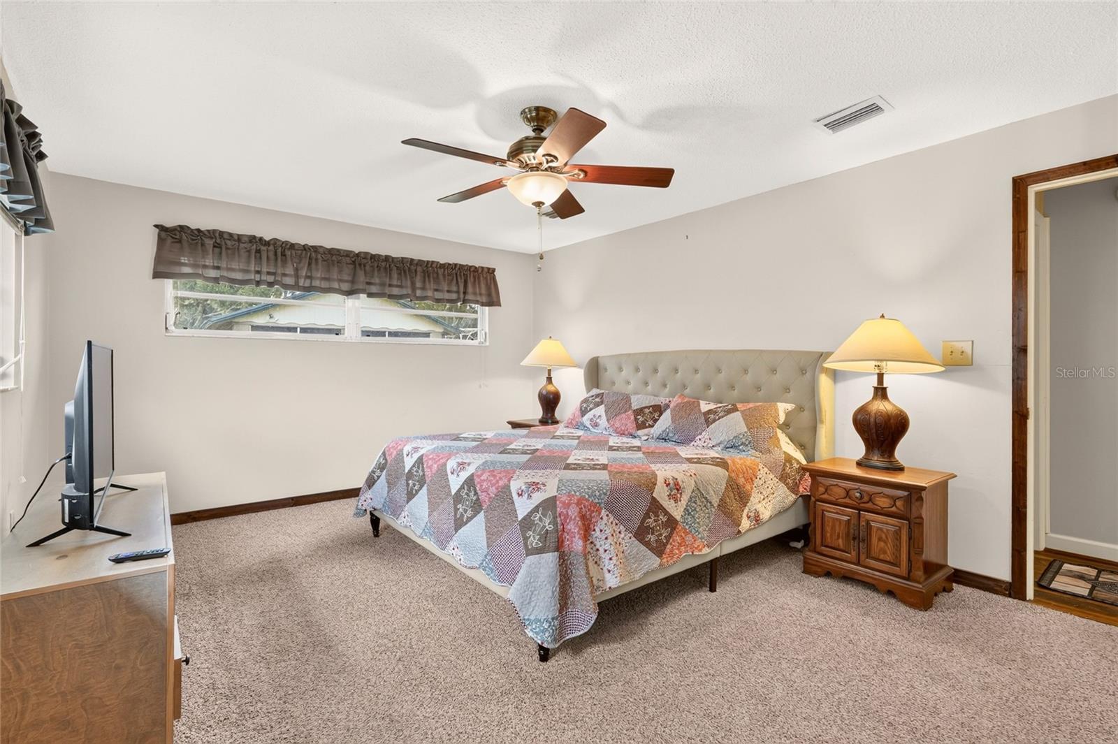 2489 N Lakefront Dr Property Photo 37