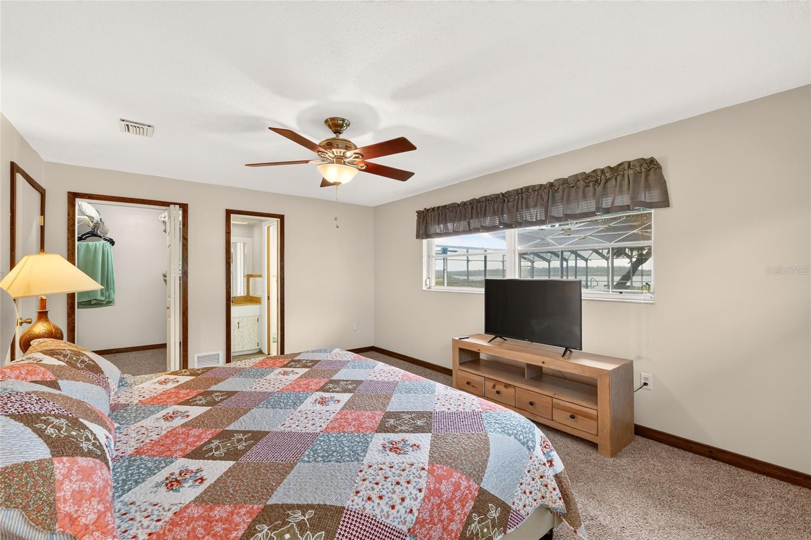 2489 N Lakefront Dr Property Photo 38