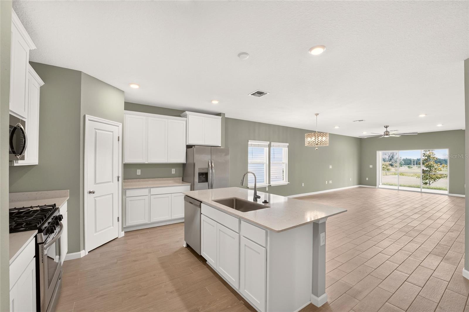 13559 Nw Convergence Blvd Property Photo 21