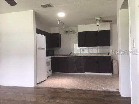 22201 Sw Beach Blvd Property Photo 3