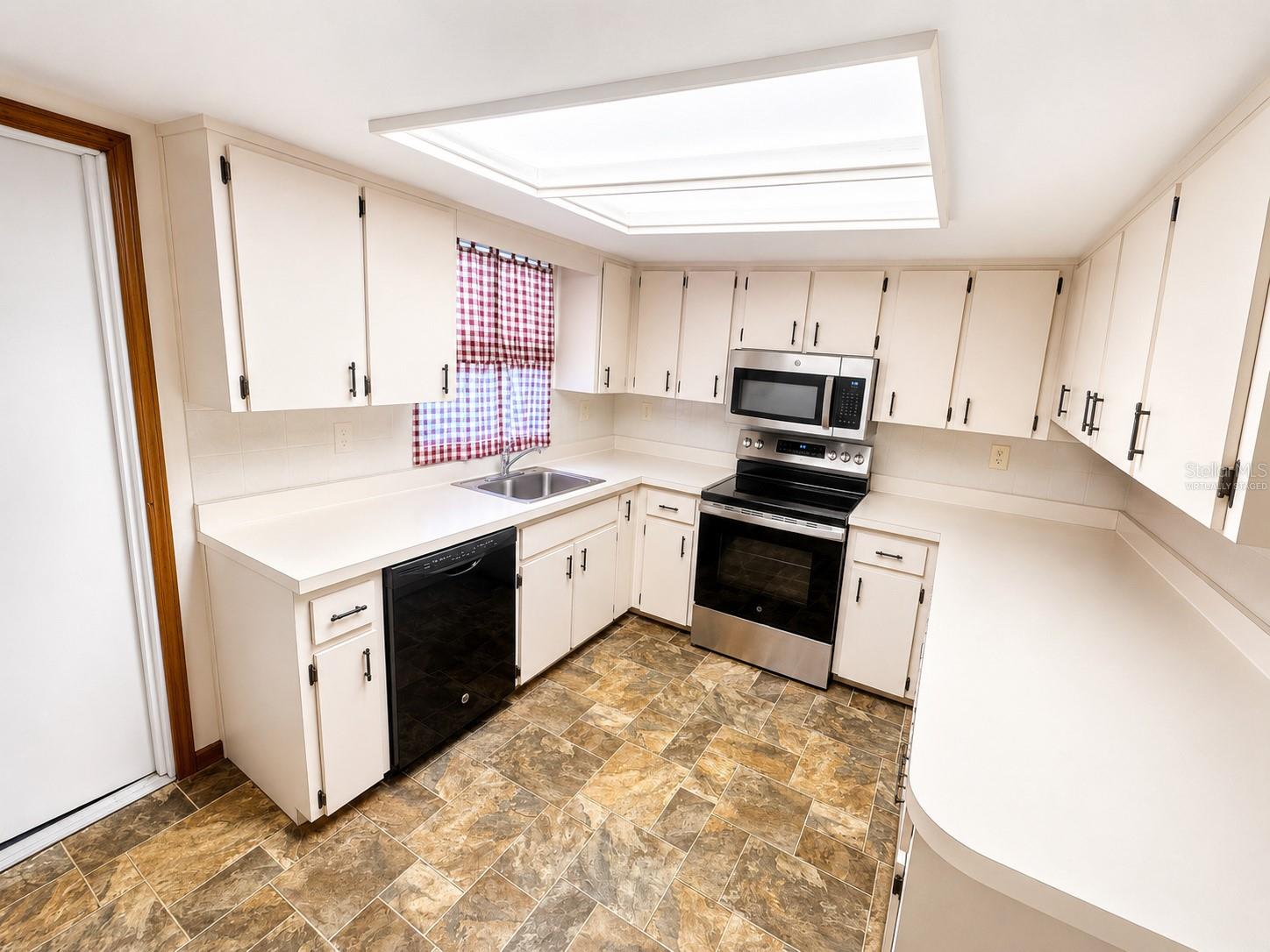 3800 E Silver Springs Blvd #8 Property Photo 3