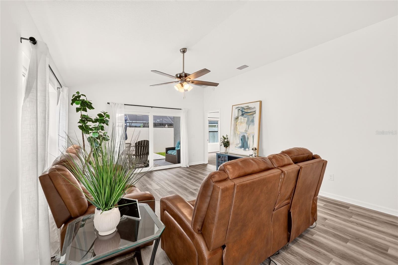 6125 Rosen Ct Property Photo 13