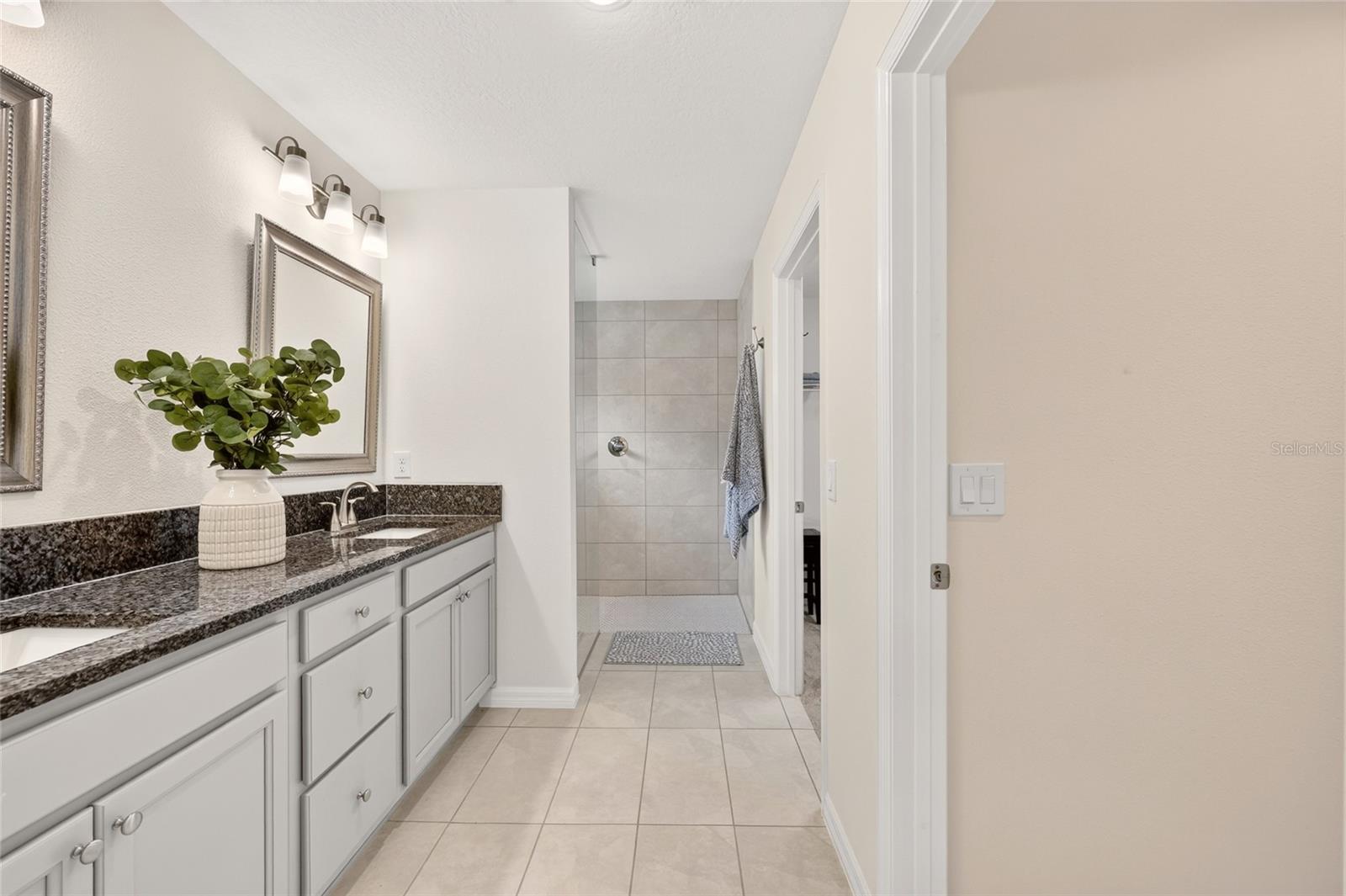6125 Rosen Ct Property Photo 18