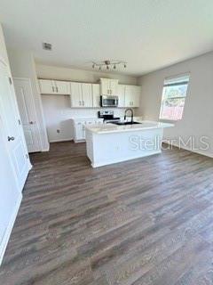 45170 Dutton Way Property Photo 3