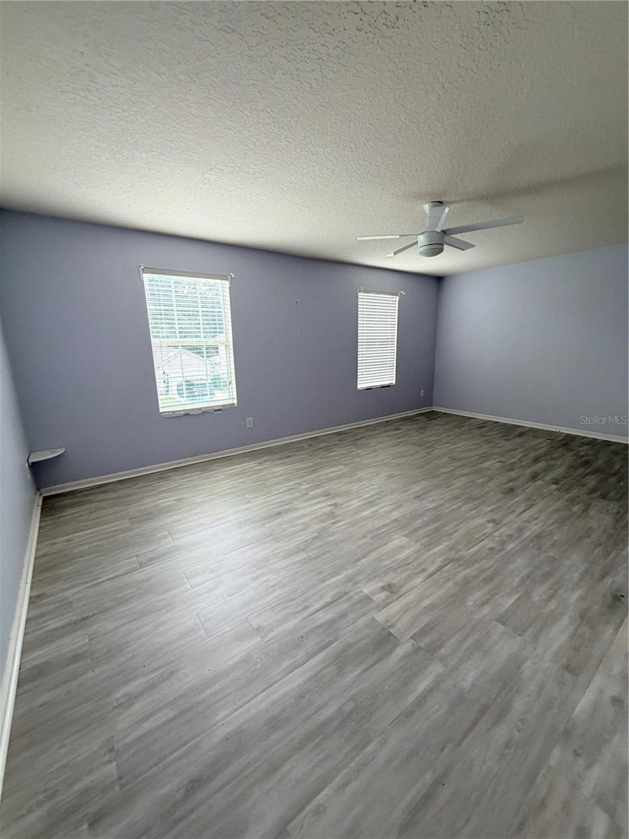 45170 Dutton Way Property Photo 9
