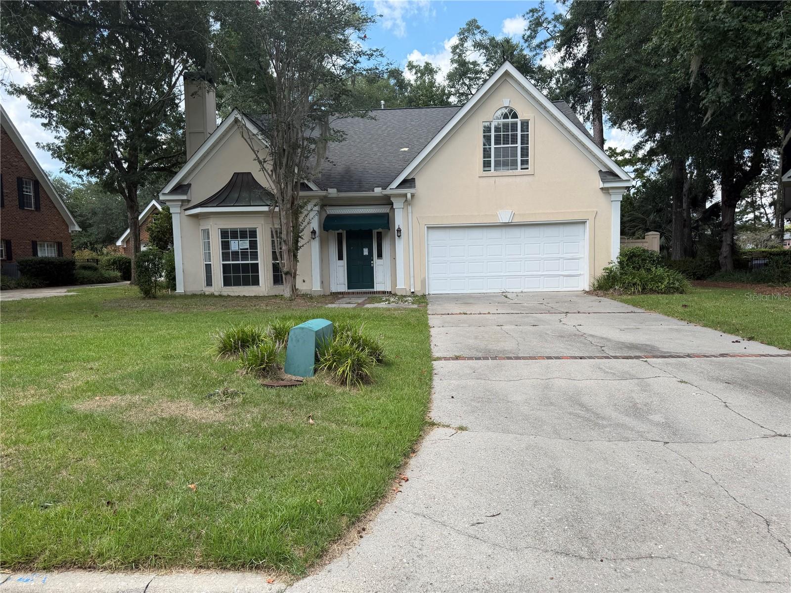 916 Hillcrest Ct Property Photo 1