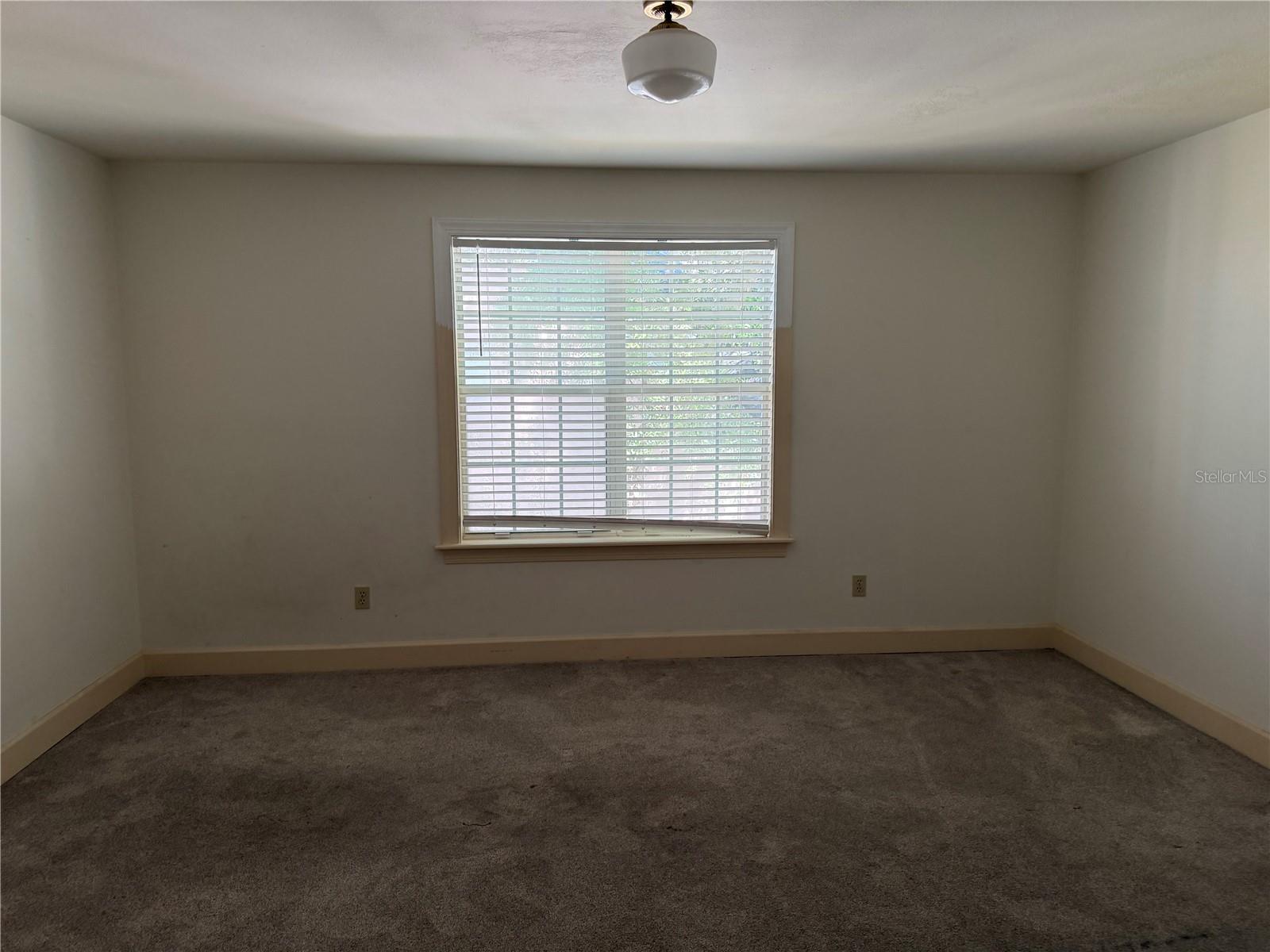 916 Hillcrest Ct Property Photo 37