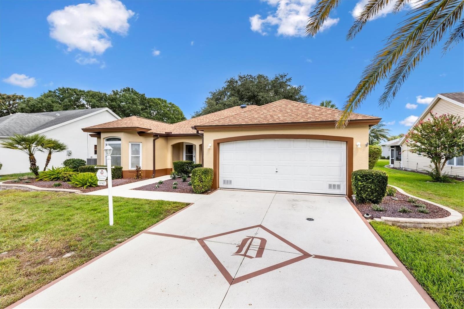 1042 Soledad Way Property Photo 8