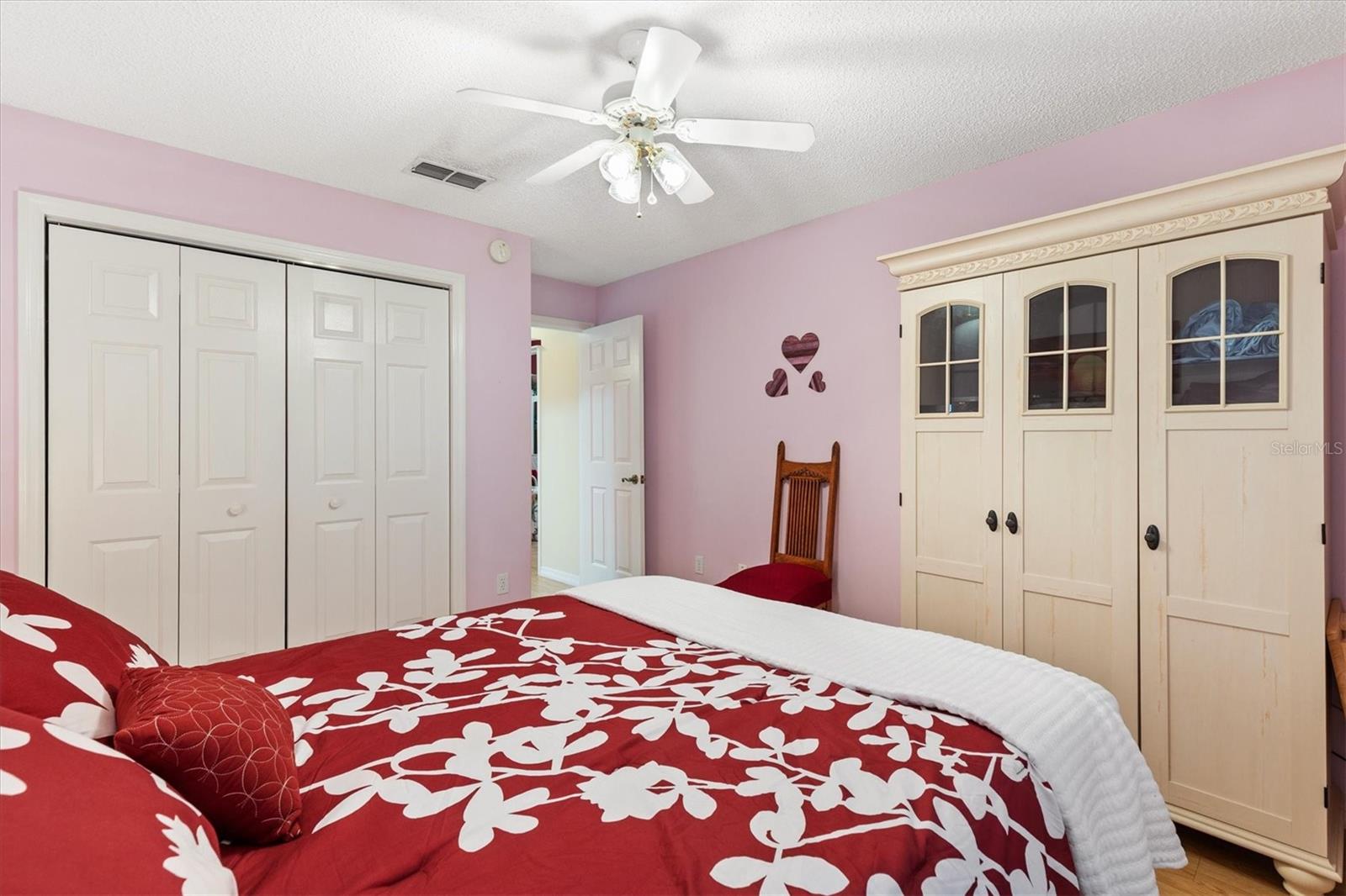 1042 Soledad Way Property Photo 28