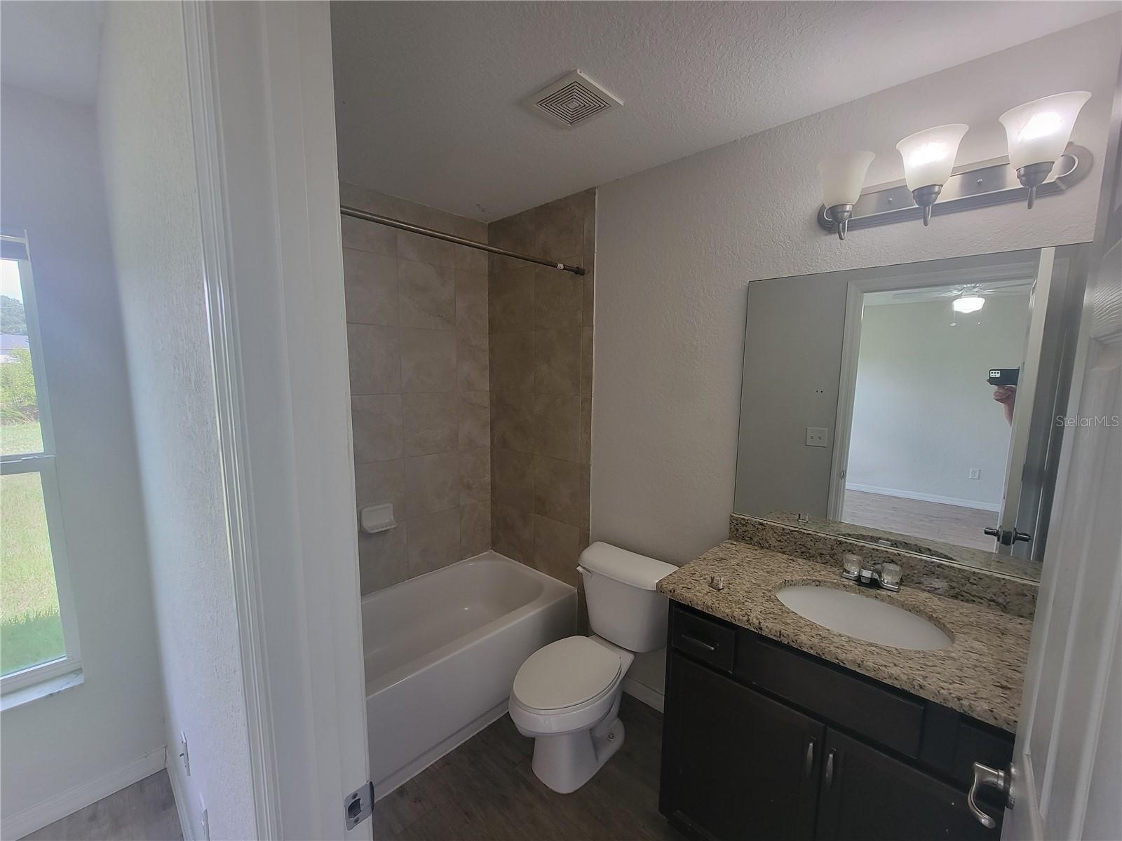 42 Juniper Loop Cir Property Photo 5
