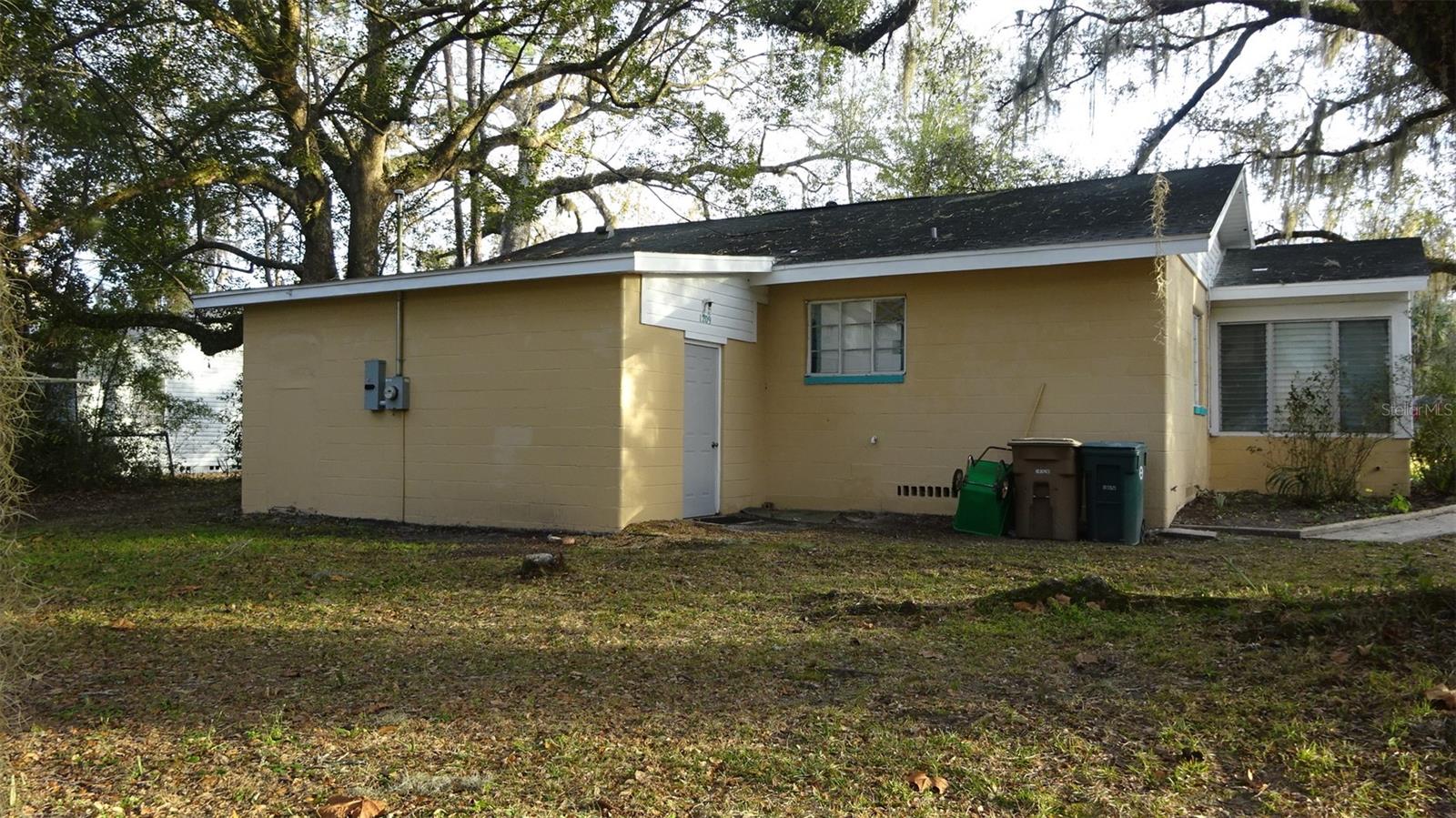 1209 Ne 14th St Property Photo 2