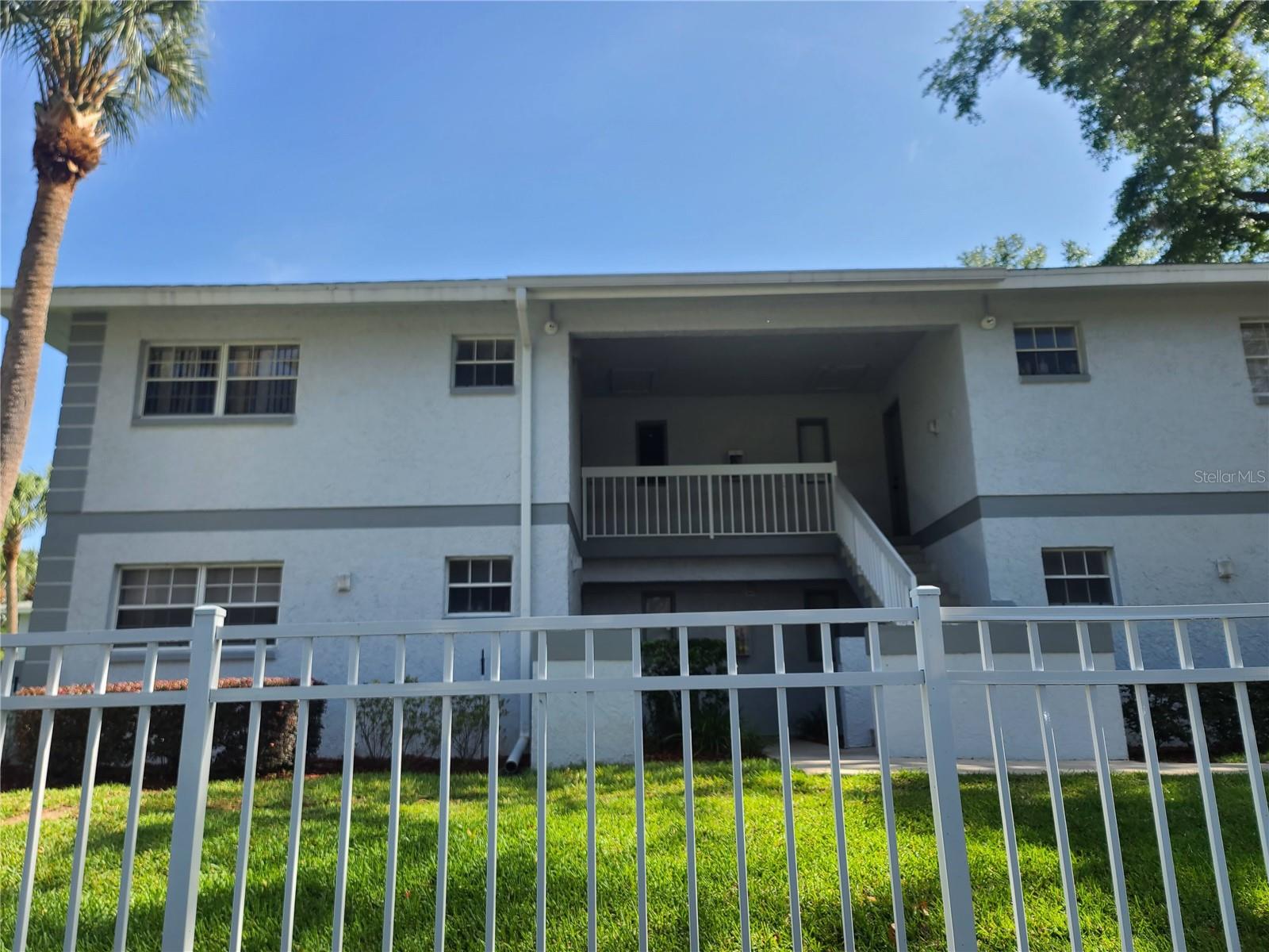 580 FAIRWAYS LN #G203 Property Photo 1