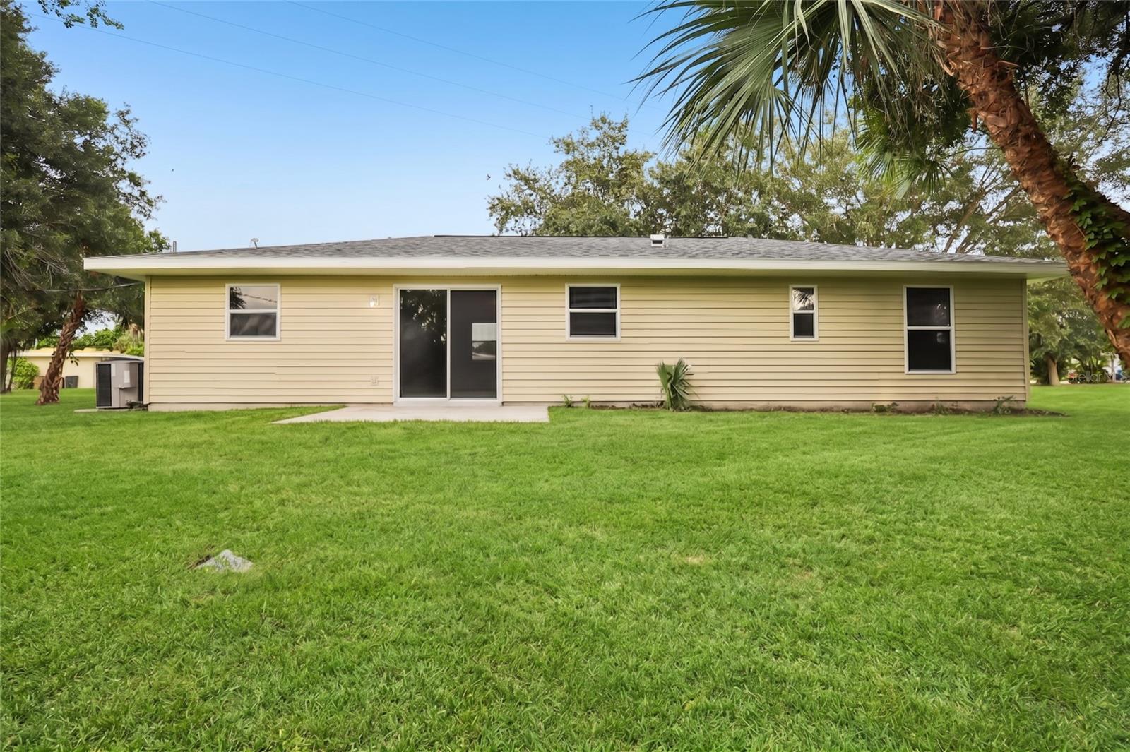 1975 Narranja St Property Photo 5