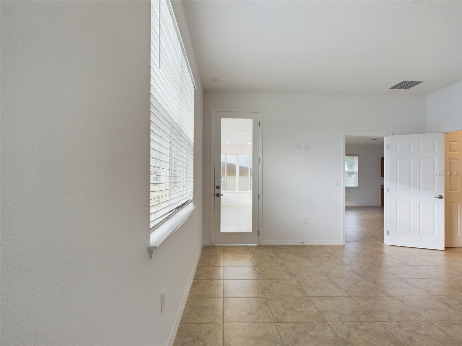 7707 Sw 58th Pl Property Photo 18