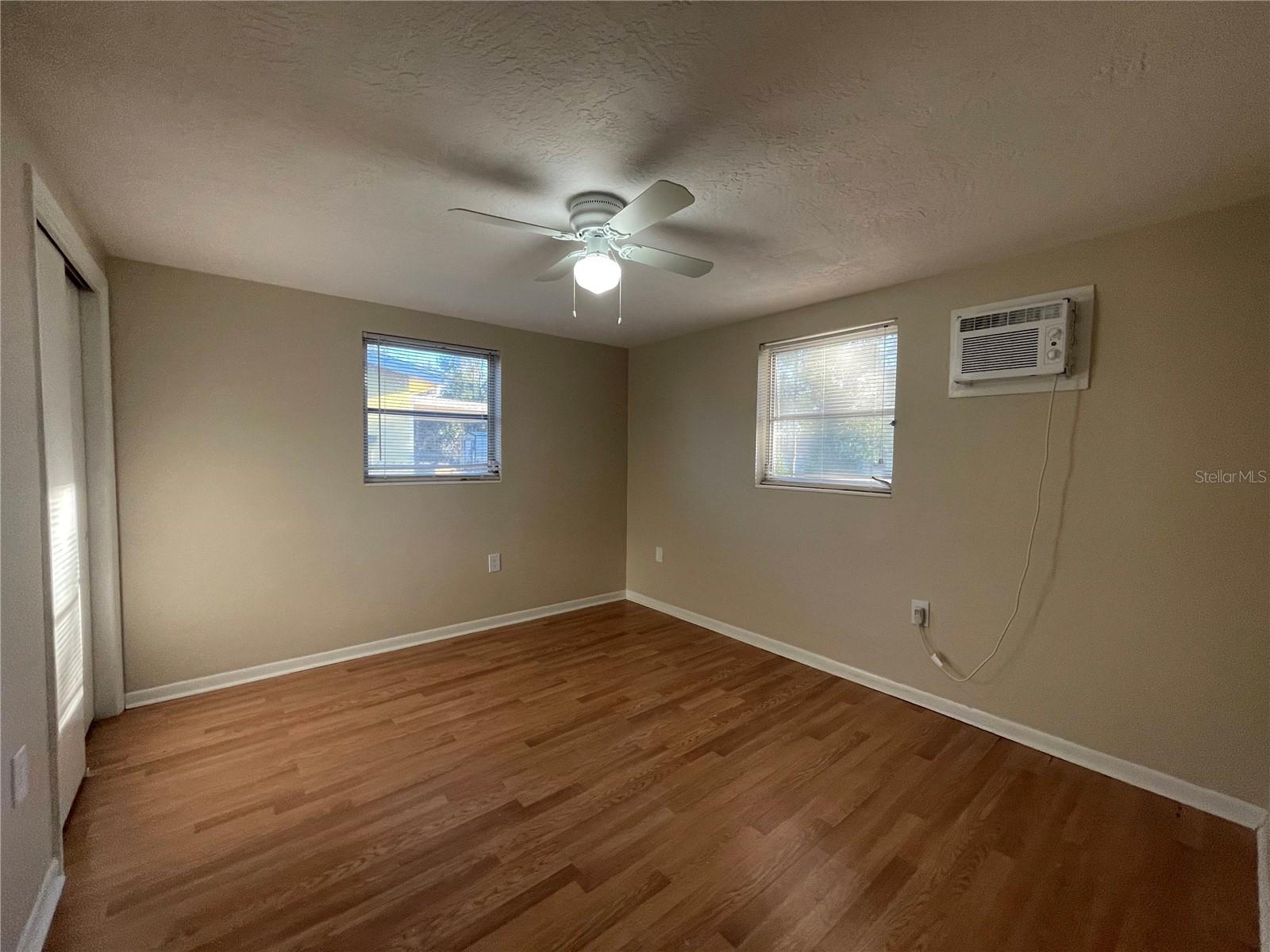 8 Rose Ave Property Photo 4