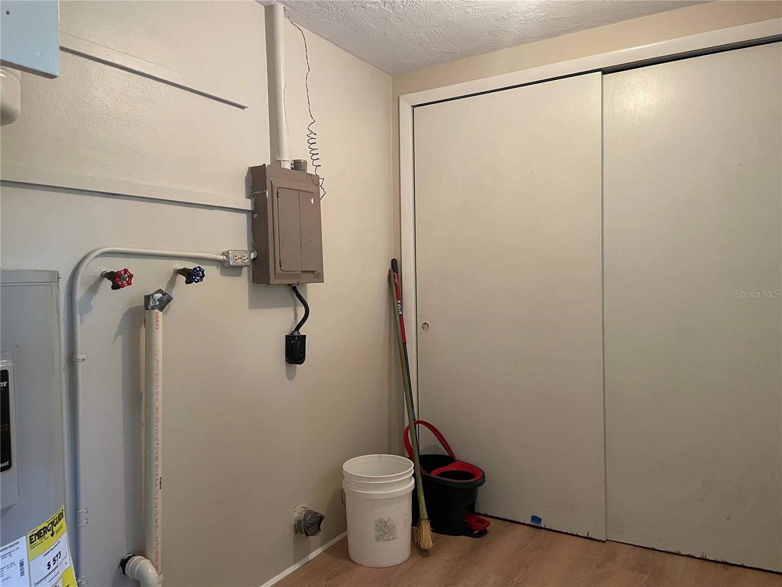 8 Rose Ave Property Photo 10