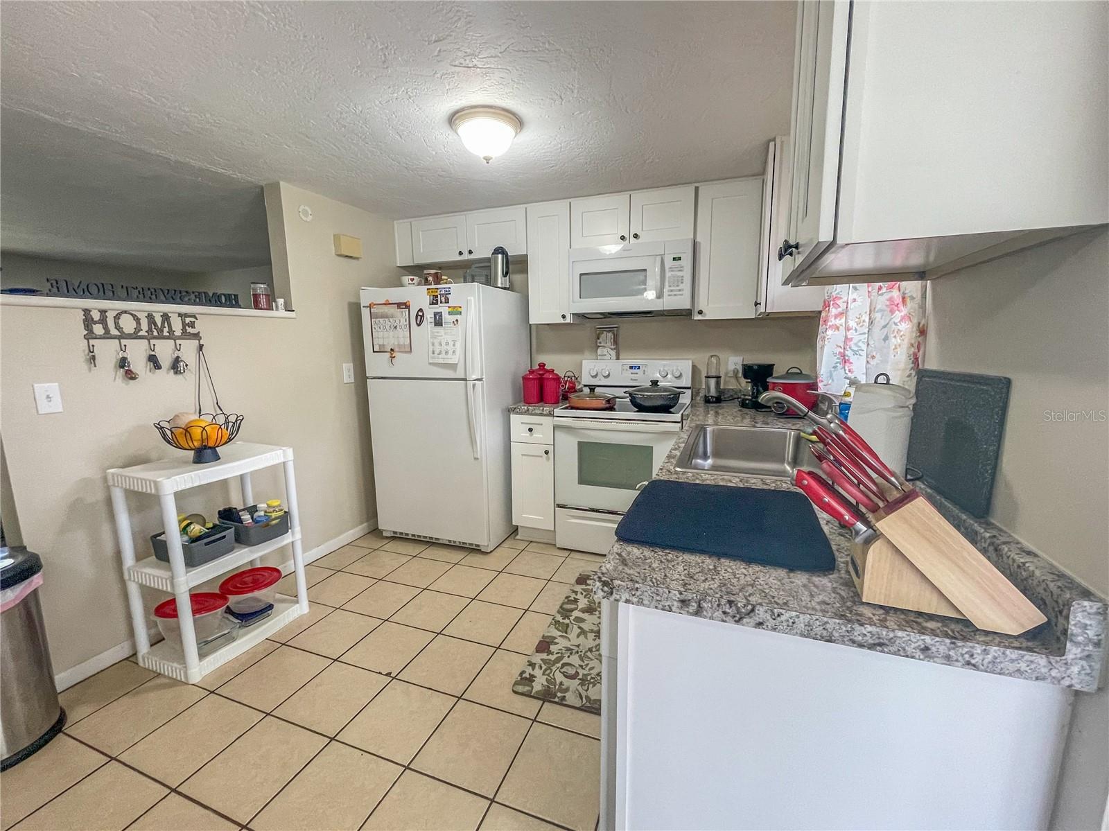 8 Rose Ave Property Photo 12