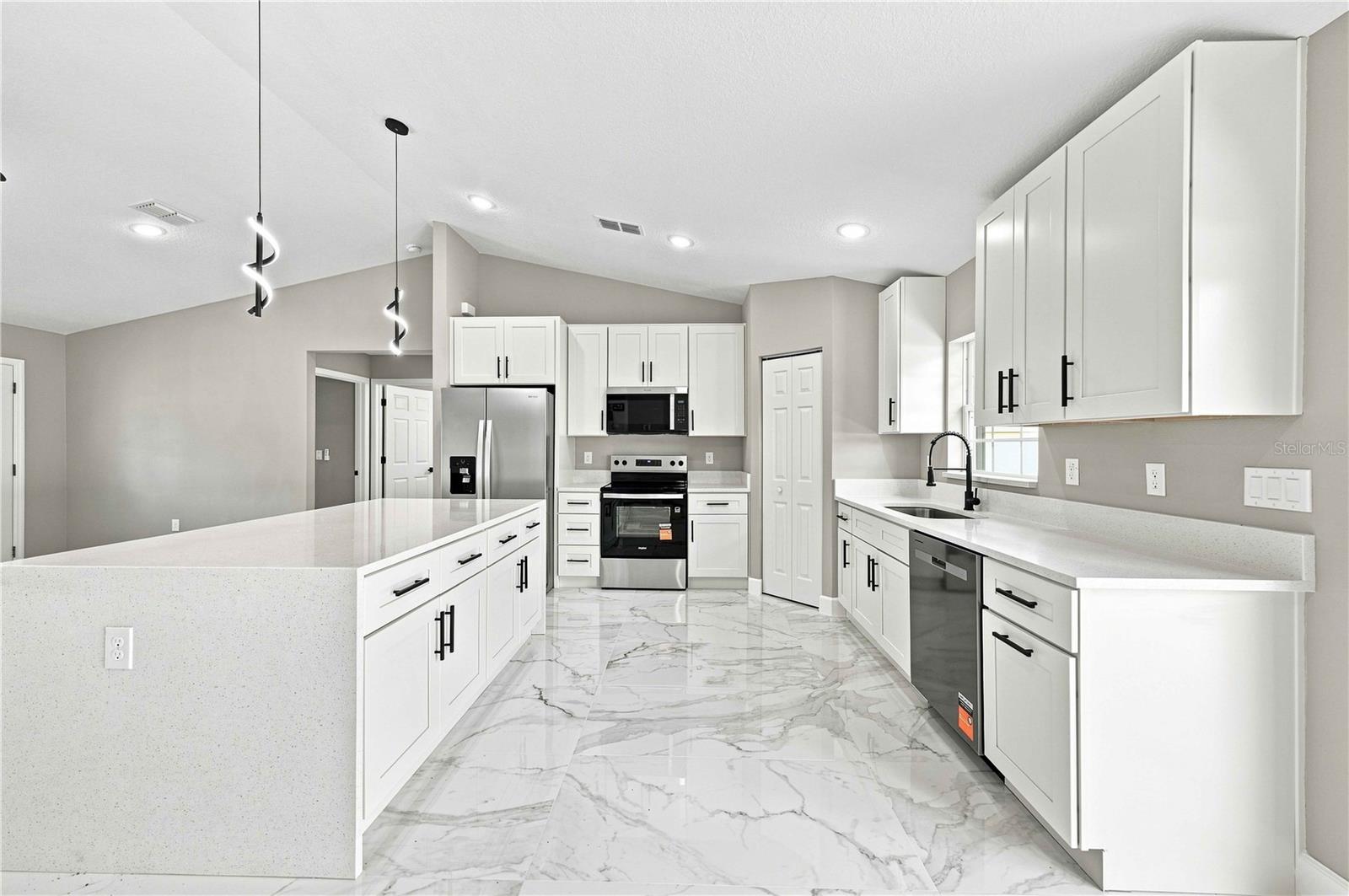 14919 Sw 24 Pl Property Photo 8