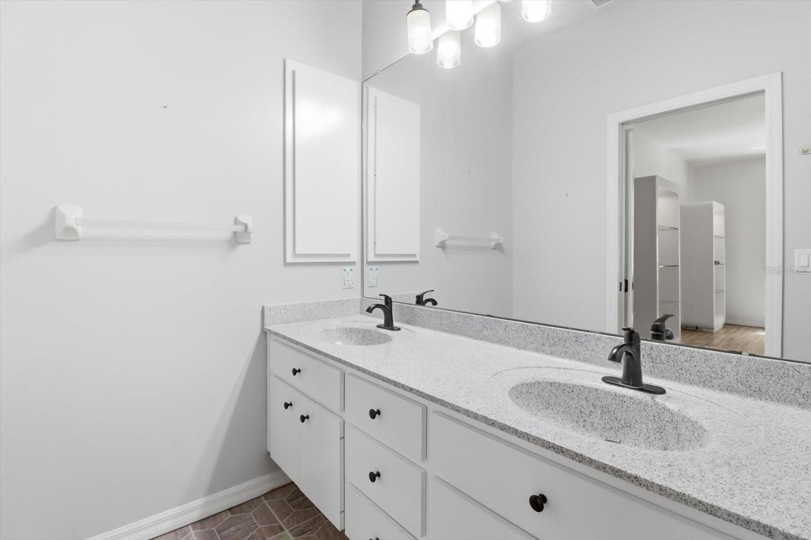 3569 S Belgrave Dr Property Photo 28