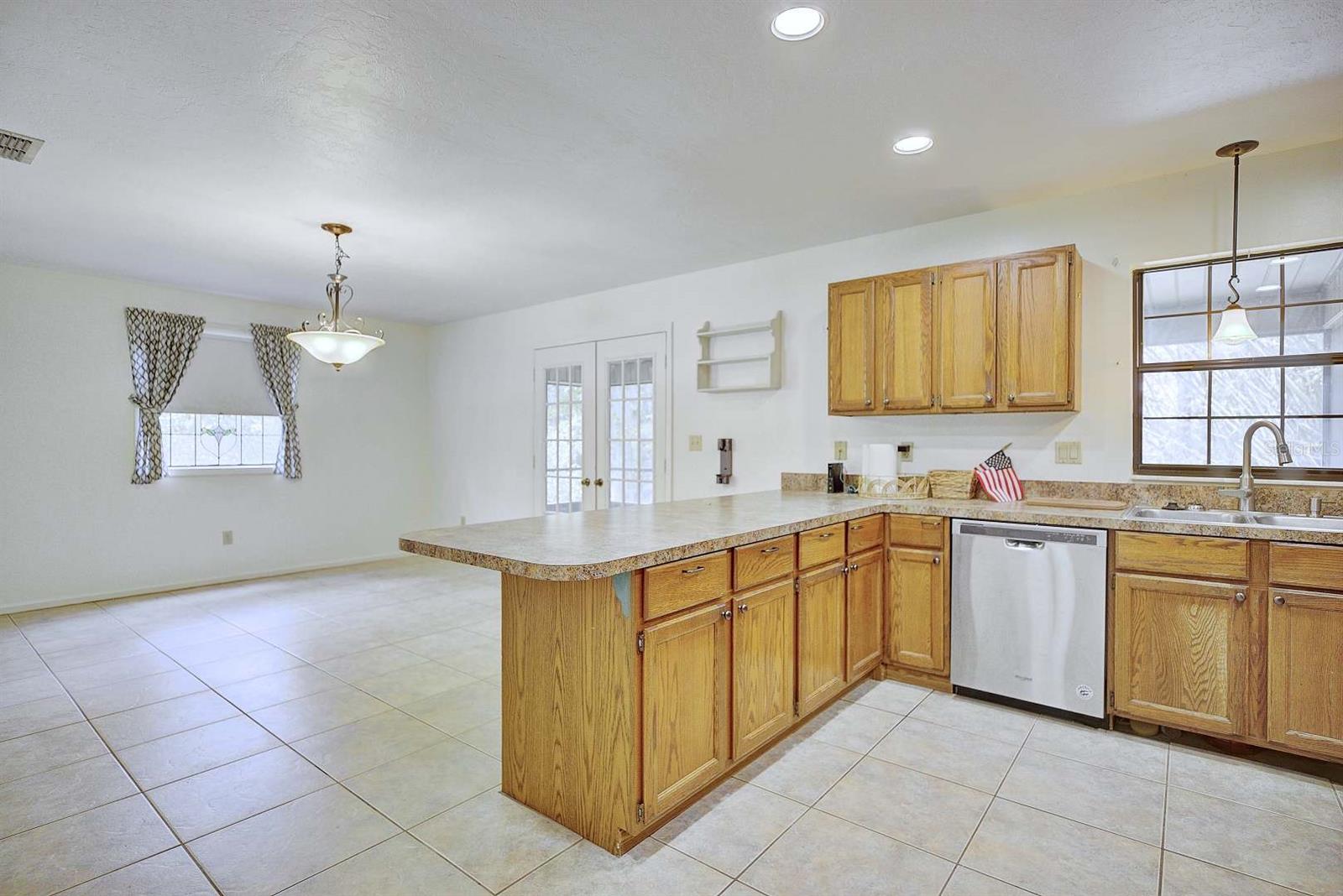 5324 Lafayette Ave Property Photo 17