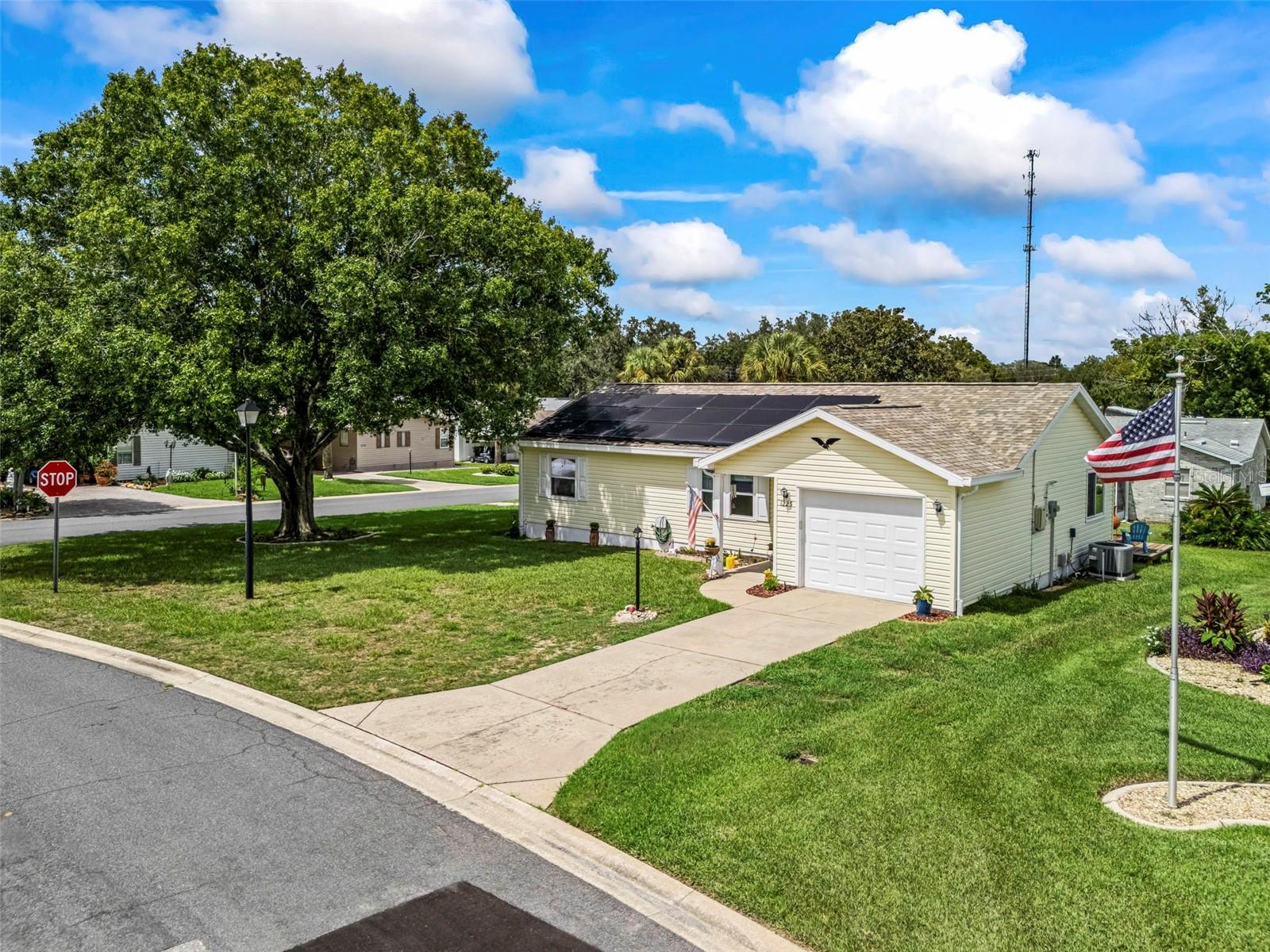 1223 Tarpon Ln Property Photo 1
