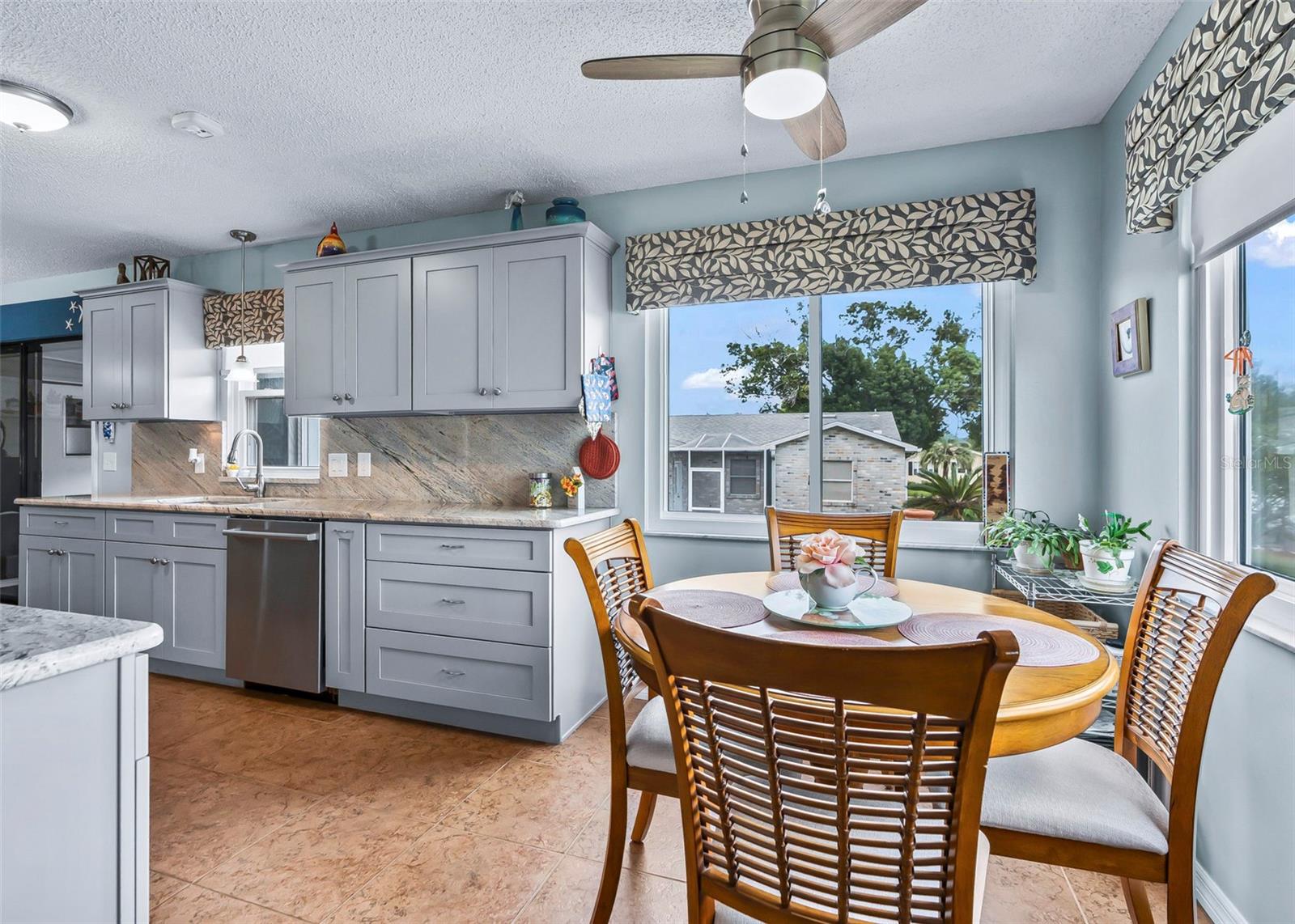 1223 Tarpon Ln Property Photo 6