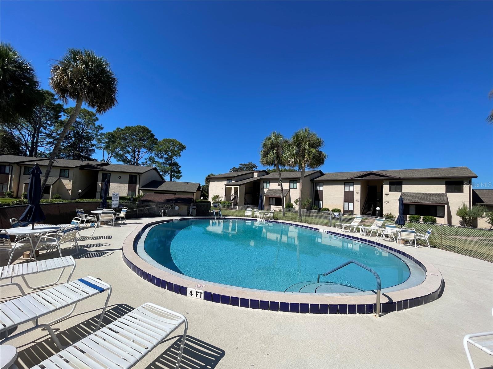 647 Midway Dr #b Property Photo 3
