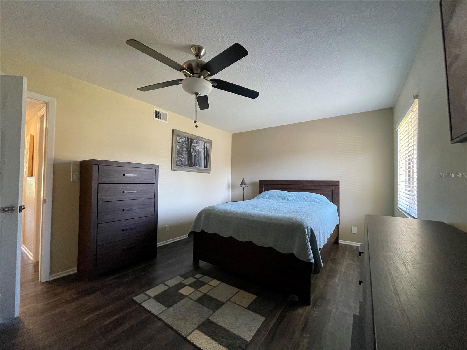 647 Midway Dr #b Property Photo 18