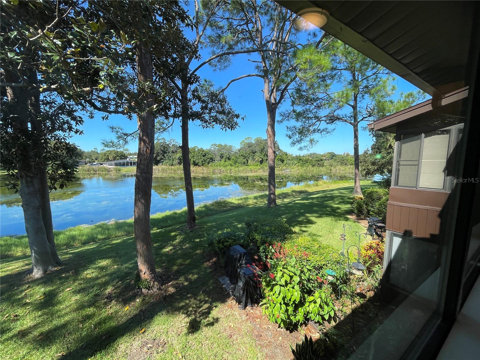 647 Midway Dr #b Property Photo 22
