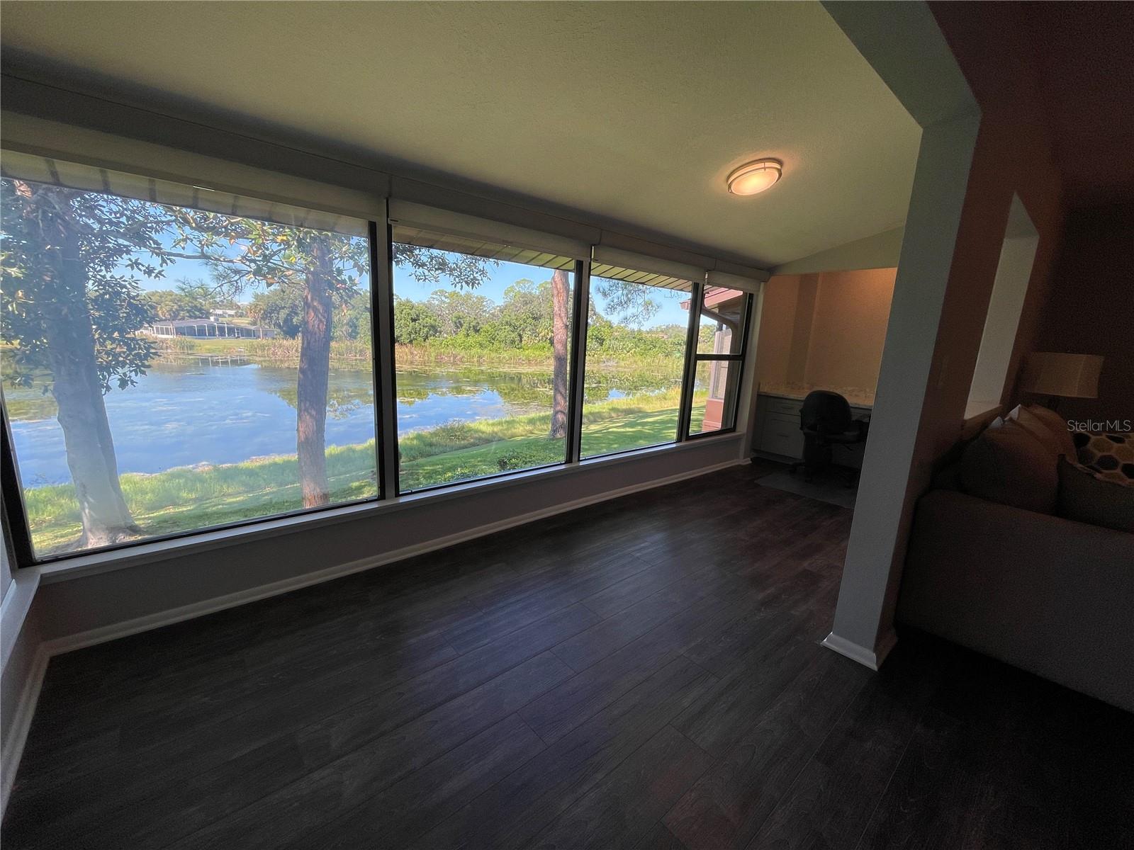 647 Midway Dr #b Property Photo 25