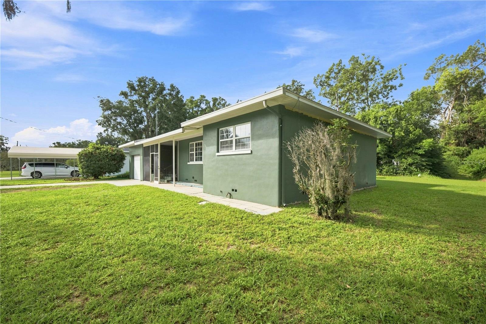 5708 Se Palm Rd Property Photo 2