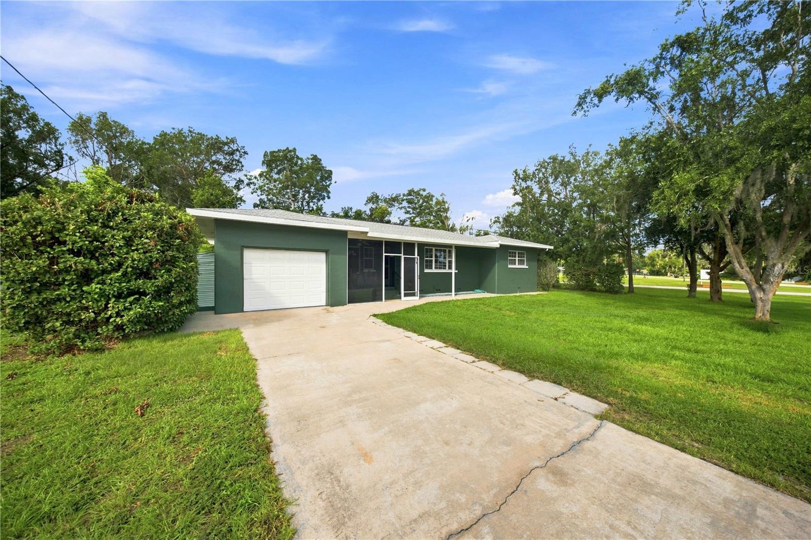 5708 Se Palm Rd Property Photo 3